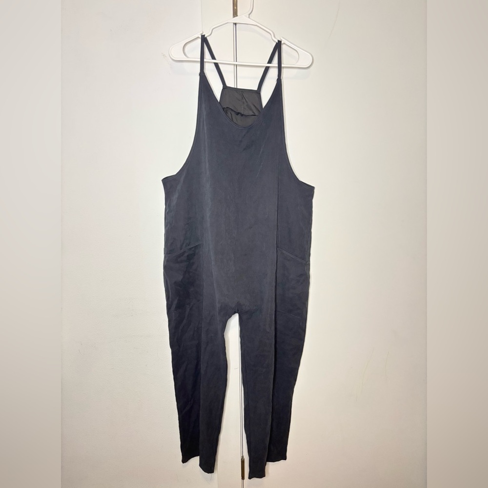 UNBRANDED FLOWY DARK GREY HALTER JUMPSUIT SZ LARGE
